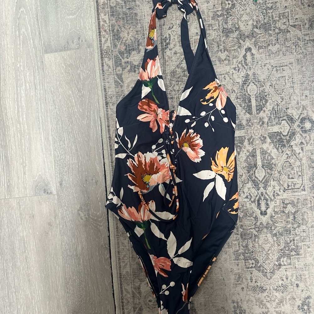 CUPSHE Floral Lace-Up Swimsuit - Picture 2 of 6